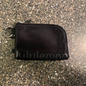 Lululemon cardholder good condition